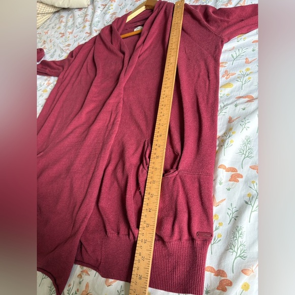Wilfred Aritzia silk cashmere blend open cardigan medium wine red pockets - Picture 8 of 10